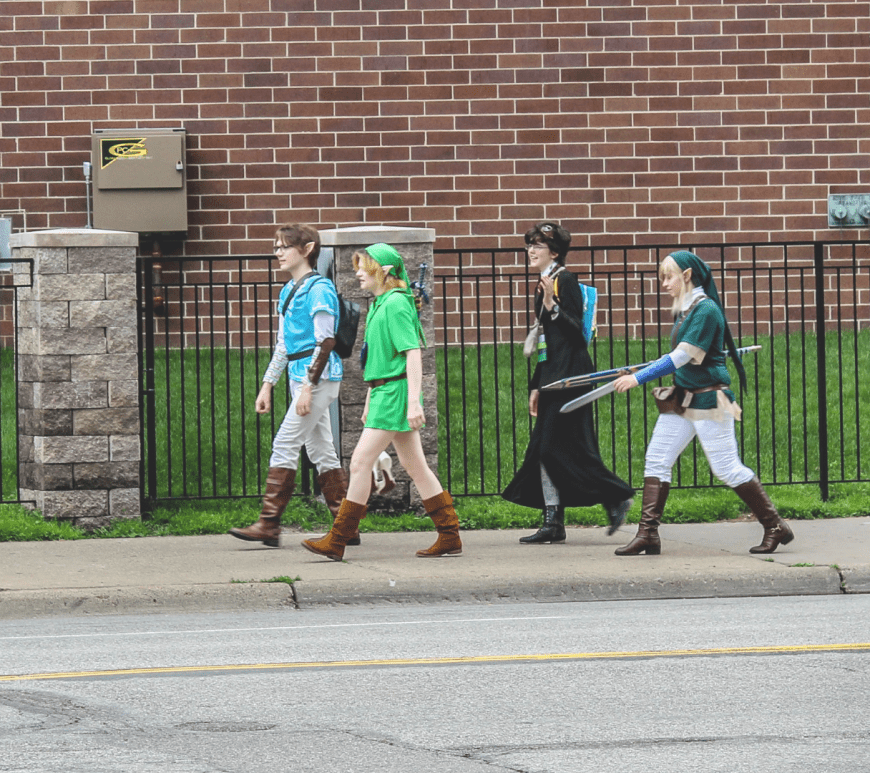Harry Potter and Link cosplayers