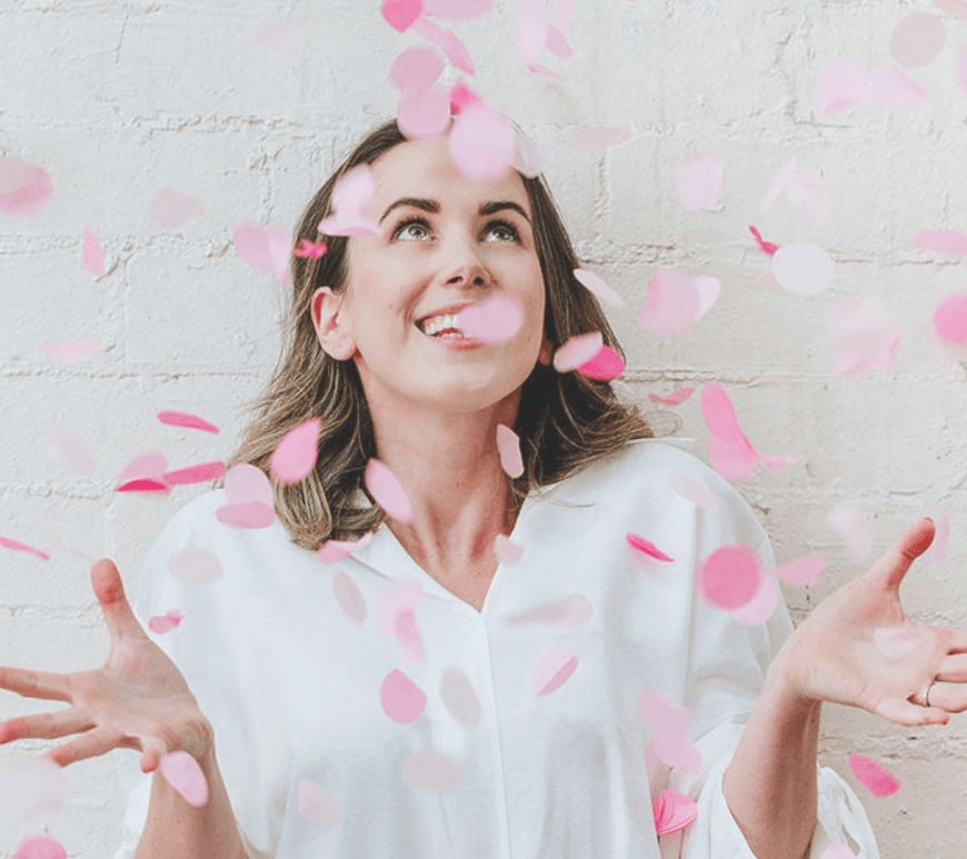 Kelly McMahon comic con artist