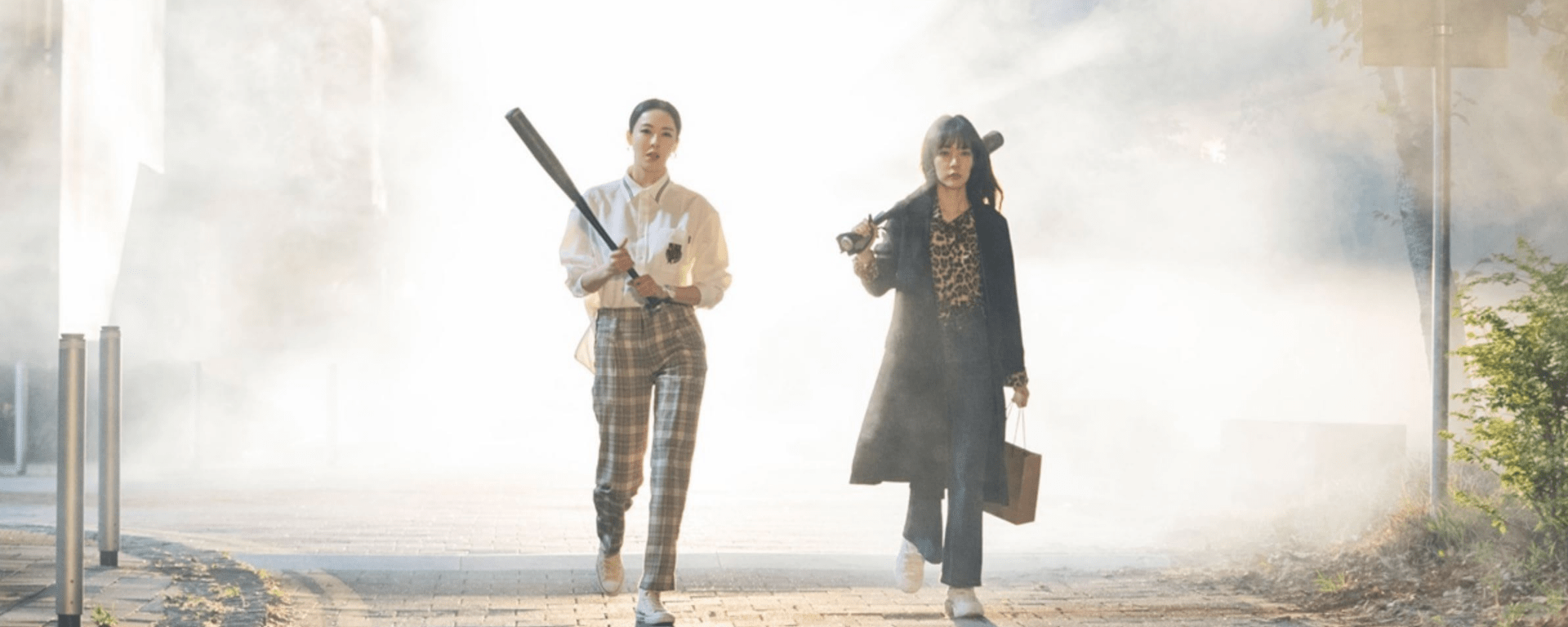 Bae Ta Mi (played by Im Soo Jung) and Cha Hyun (played by Lee Da Hee) in K-drama "Search: WWW"