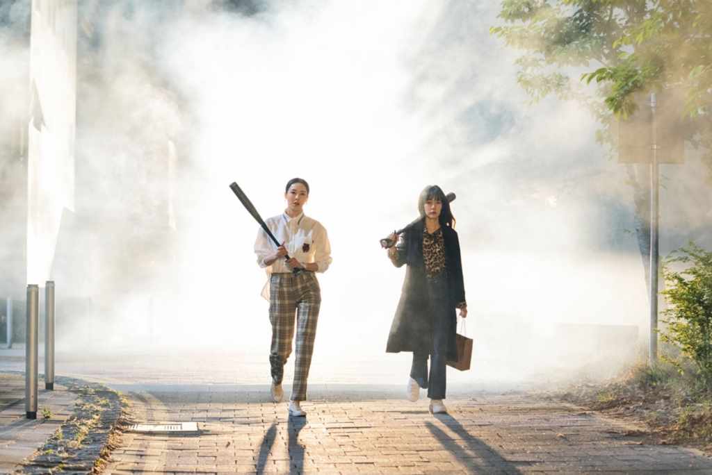 Bae Ta Mi (Im Soo Jung) and Cha Hyun (Lee Da Hee) in K-drama series, "Search: WWW"