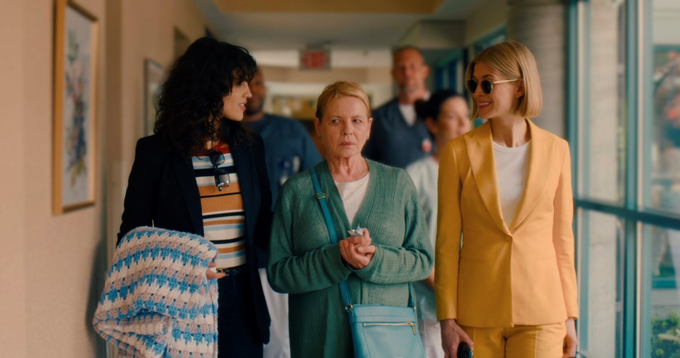 Eiza González (left), Dianne Wiest (middle) and Rosamund Pike (right) in Netflix's film "I Care A Lot"